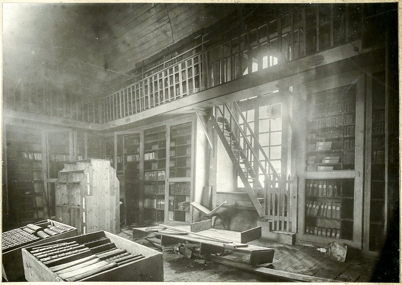 Intérieur de la bibliothèque de Niort