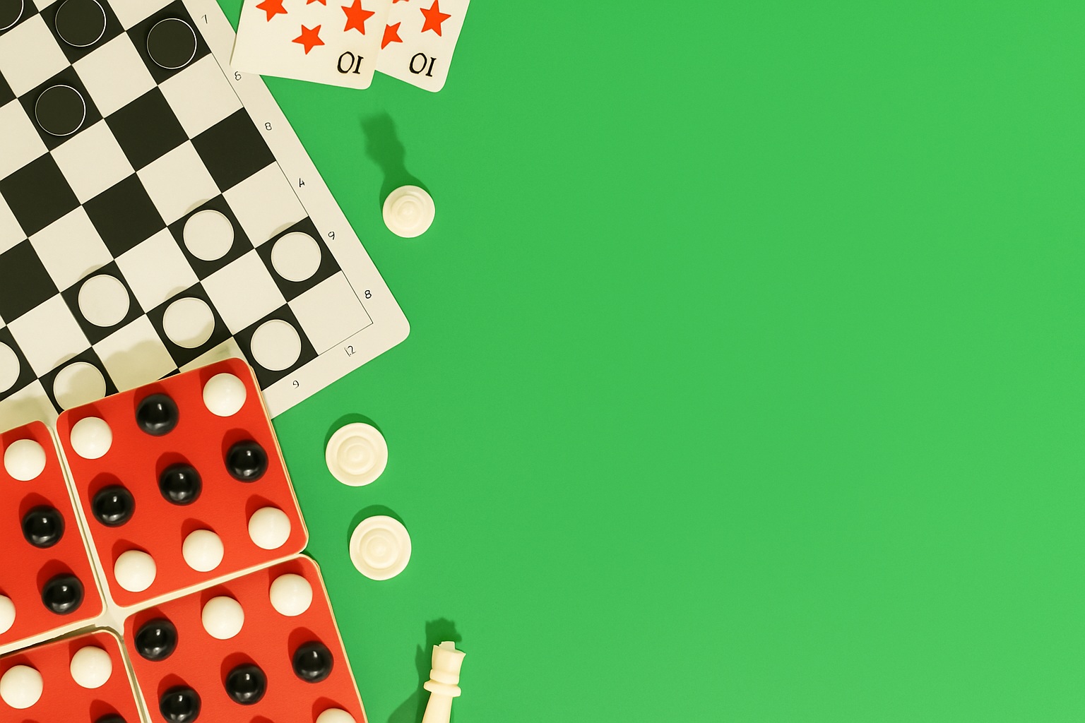 Plusieurs jeux de société sur fonds vert