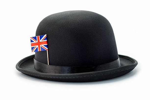 Chapeau melon noir avec un petit drapeau britanique
