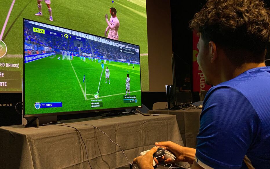 jeux vidéo foot écran